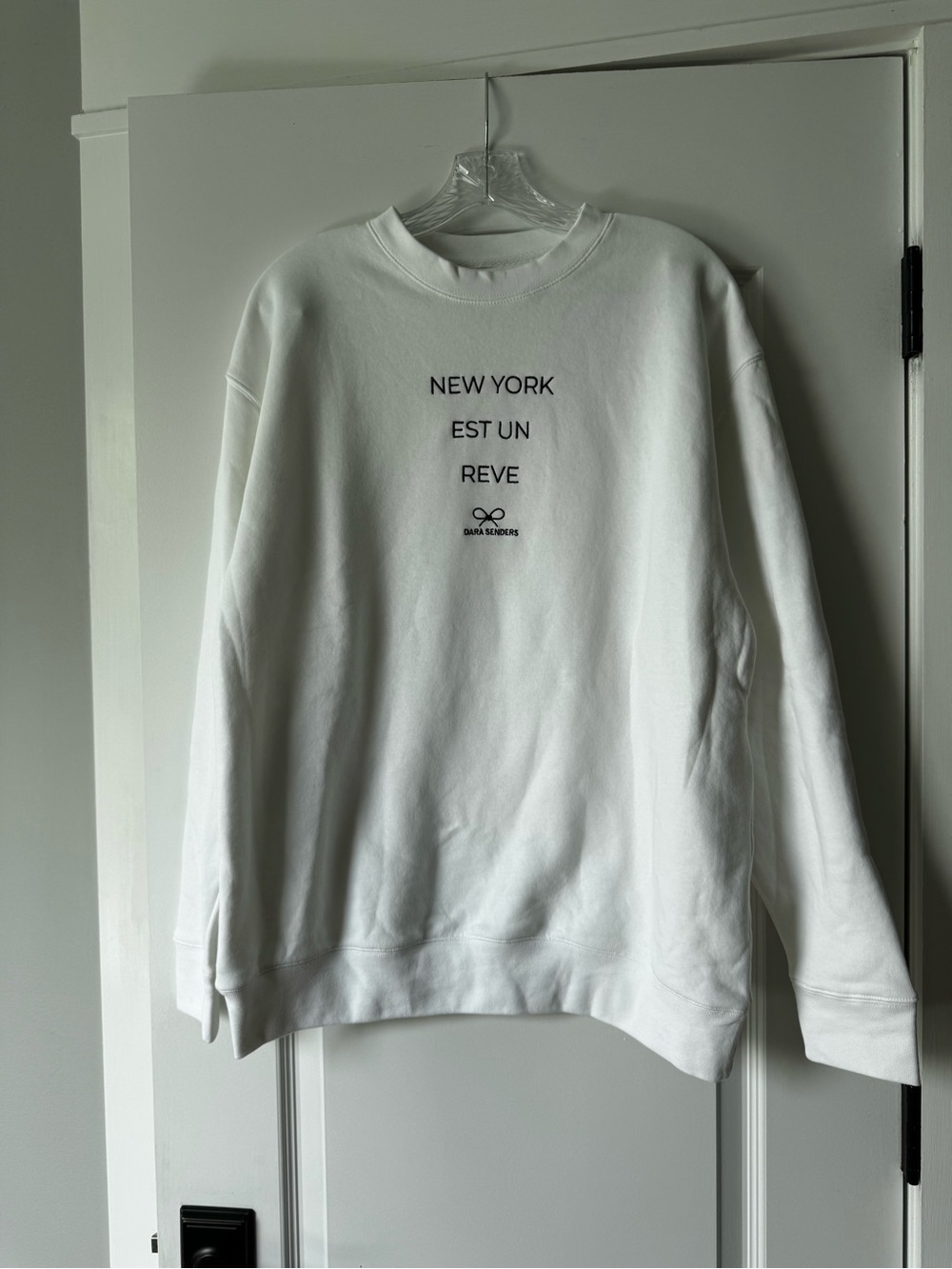 Dara Senders Crewneck Sweatshirt New York Est Un Reve NWOT